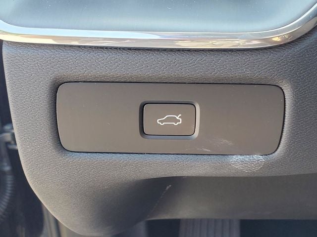 2025 Volvo XC60 B5 Core