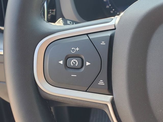 2025 Volvo XC60 B5 Core
