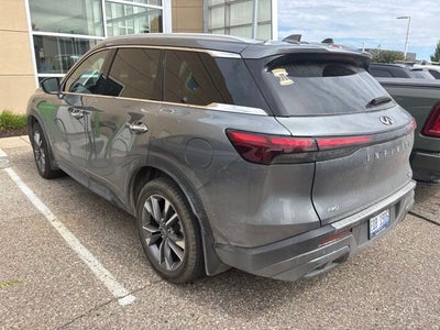 2022 INFINITI QX60 LUXE