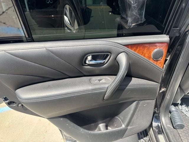 2016 INFINITI QX80 Base
