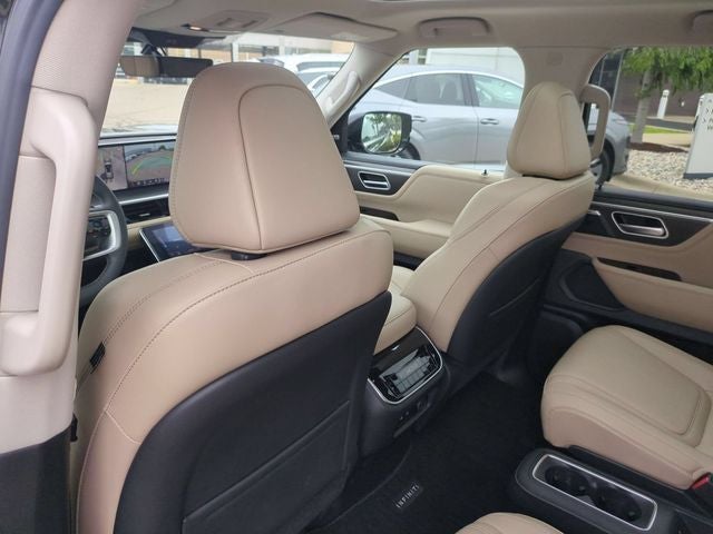 2025 INFINITI QX80 PURE