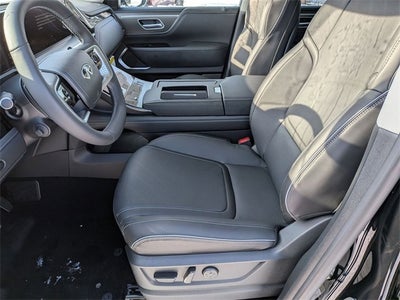 2026 INFINITI QX80 LUXE