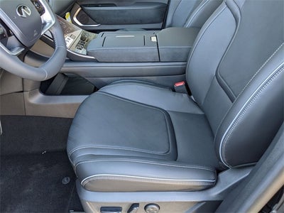 2026 INFINITI QX80 LUXE