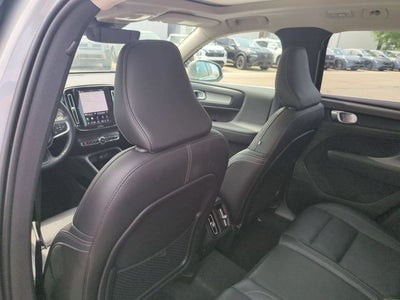 2025 Volvo XC40 B5 Core